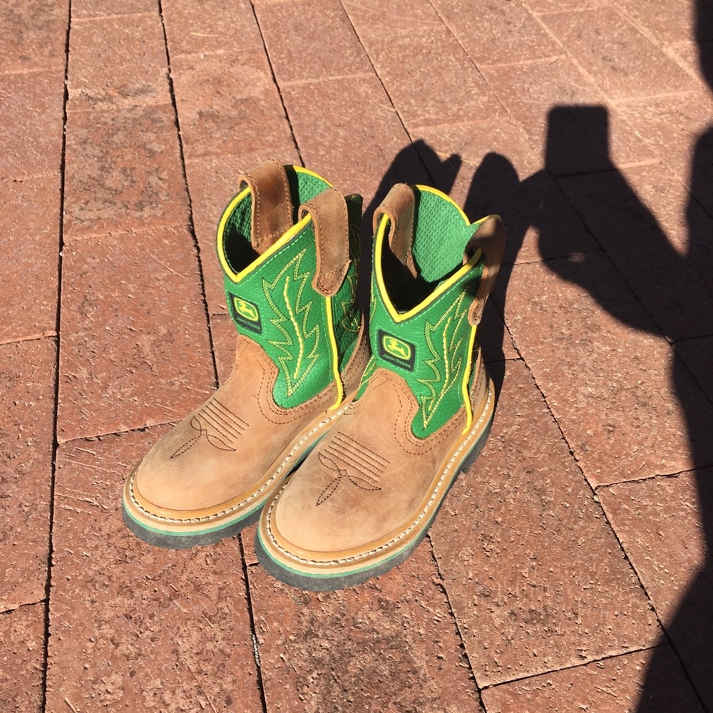 John Deere toddler boots size 9